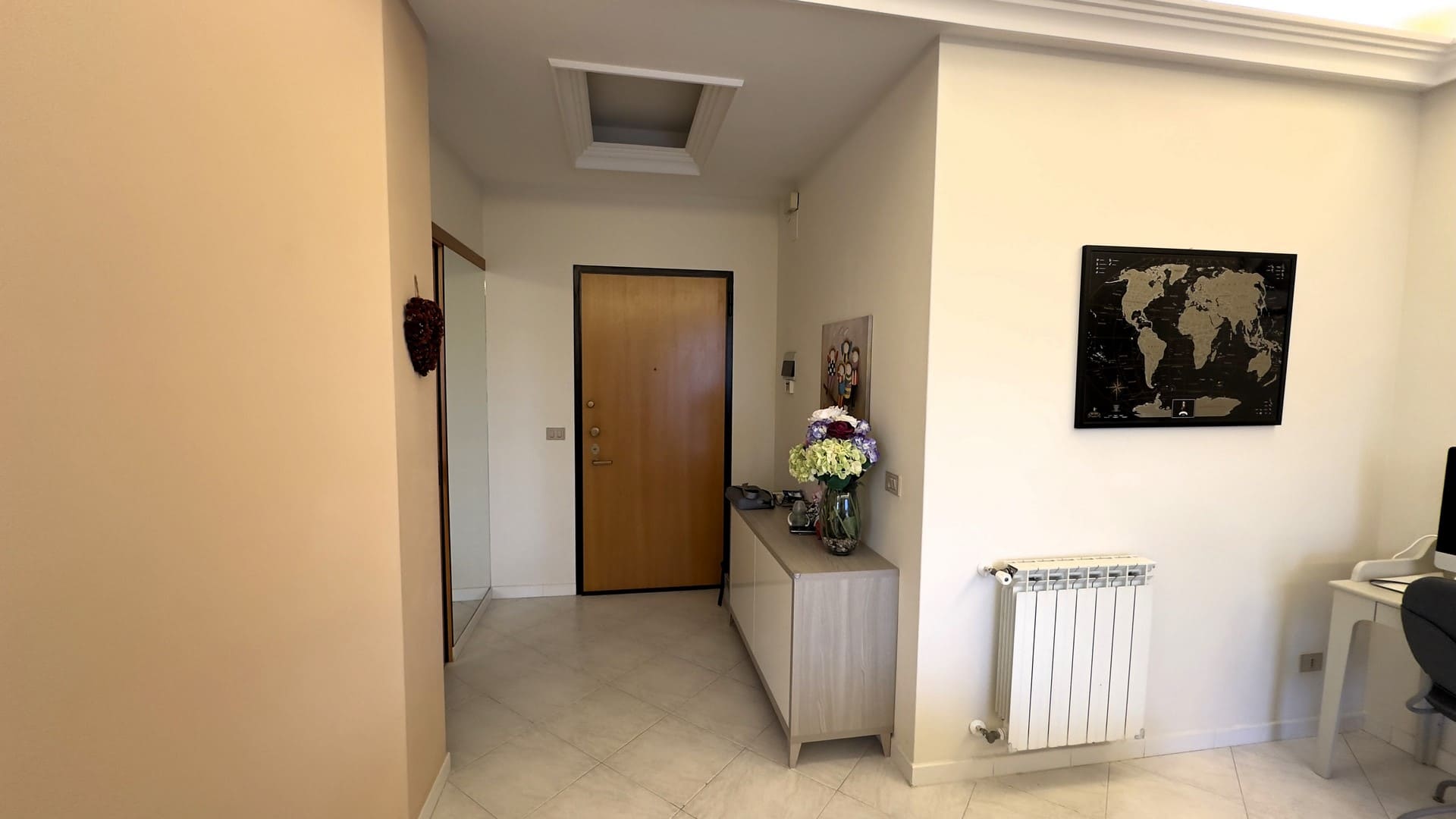 appartamento ascensorato abitabile con posto auto assegnato recintato in vendita zona Scala Greca Siracusa