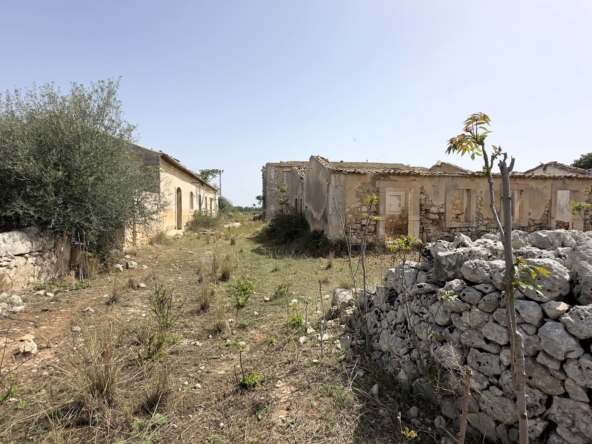 caseggiato in vendita a siracusa sicilia