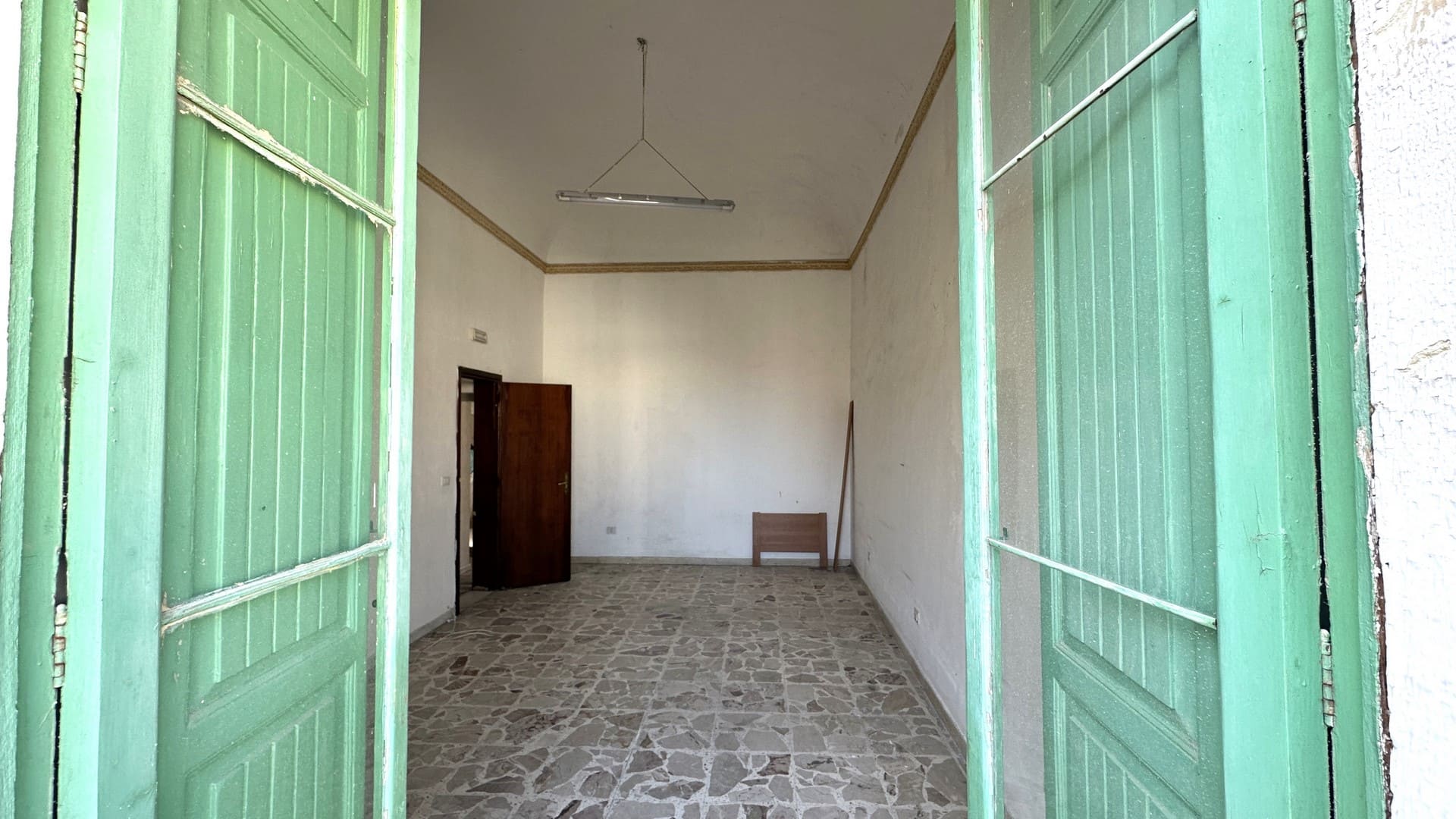 palazzetto indipendente con terrazzo in vendita ad avola siracusa sicilia