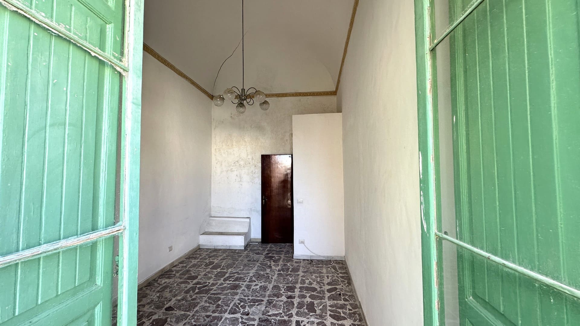 palazzetto indipendente con terrazzo in vendita ad avola siracusa sicilia