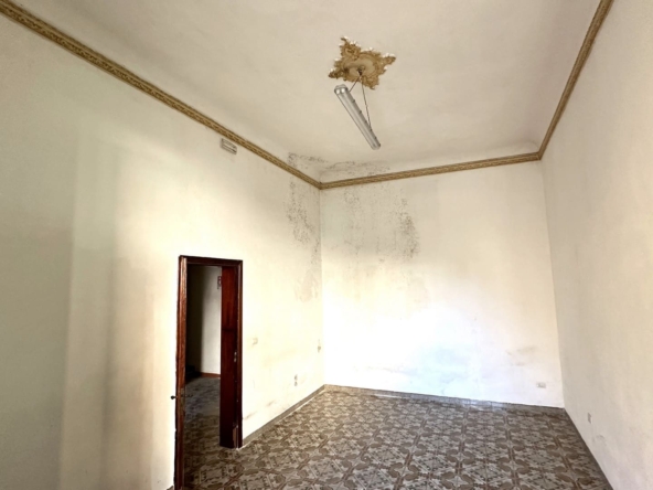 palazzetto indipendente con terrazzo in vendita ad avola siracusa sicilia