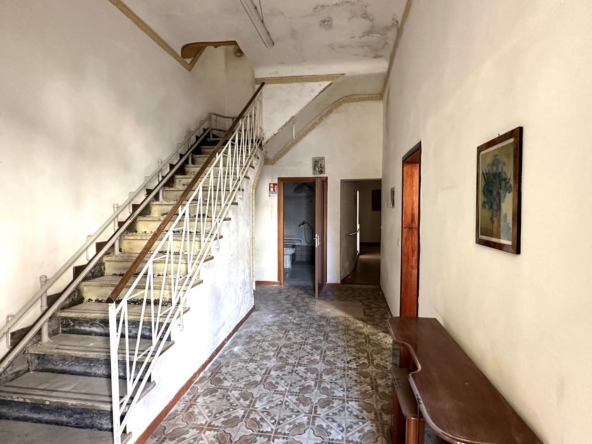 palazzetto indipendente con terrazzo in vendita ad avola siracusa sicilia