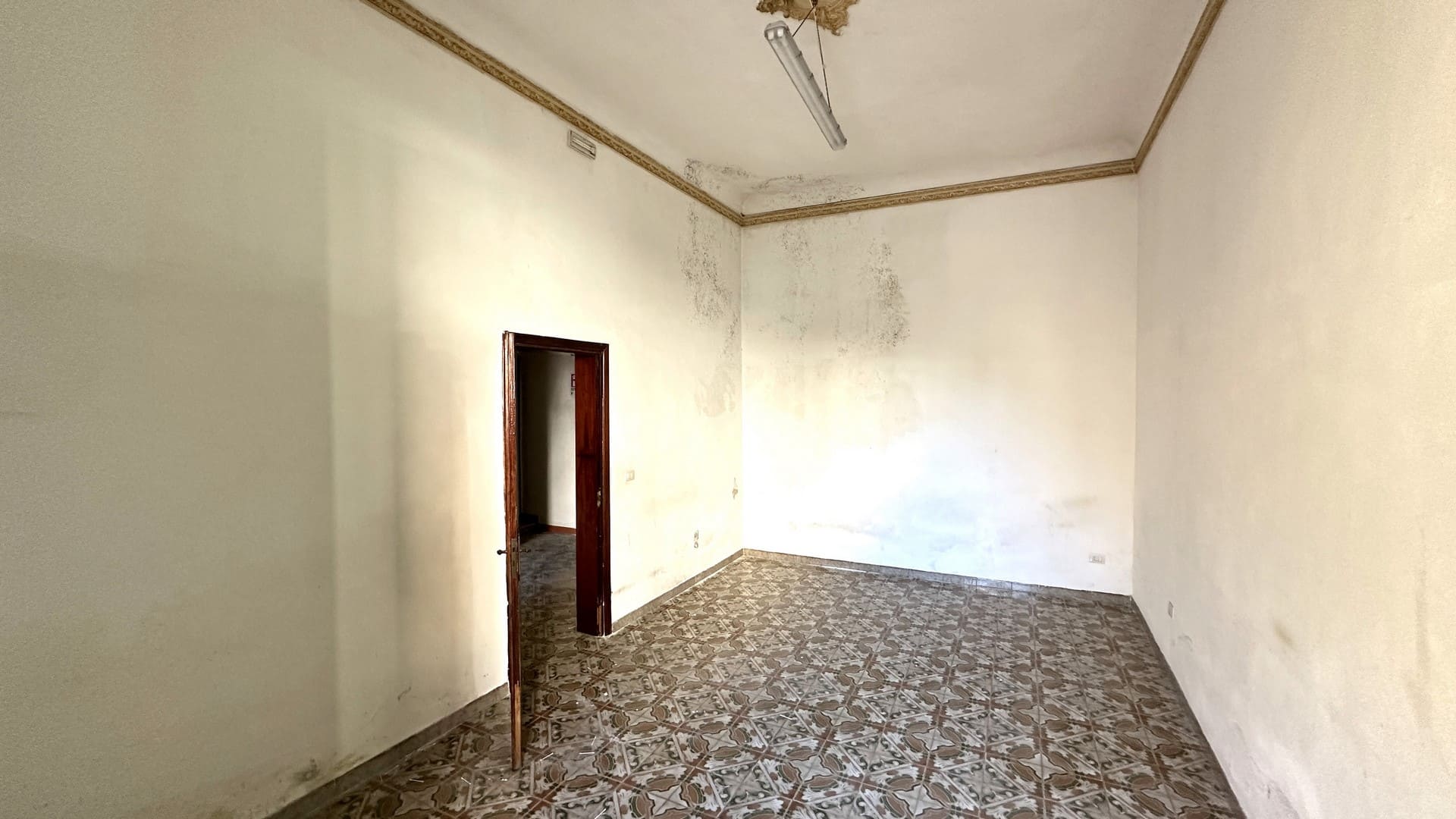 palazzetto indipendente con terrazzo in vendita ad avola siracusa sicilia