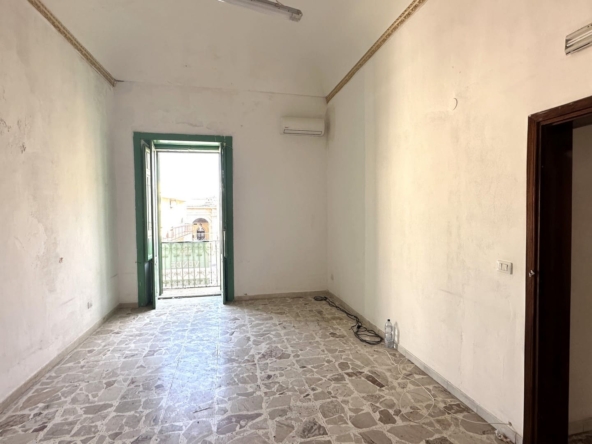 palazzetto indipendente con terrazzo in vendita ad avola siracusa sicilia