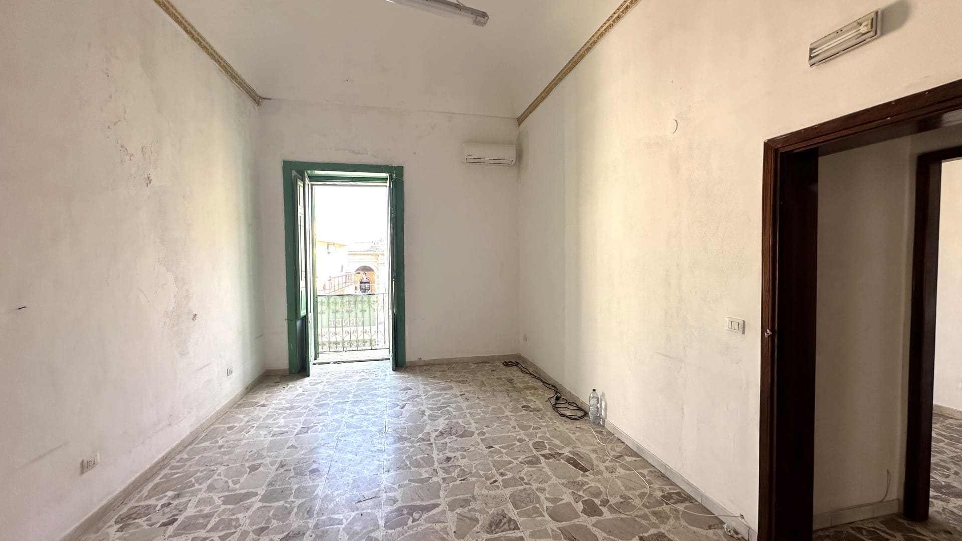 palazzetto indipendente con terrazzo in vendita ad avola siracusa sicilia