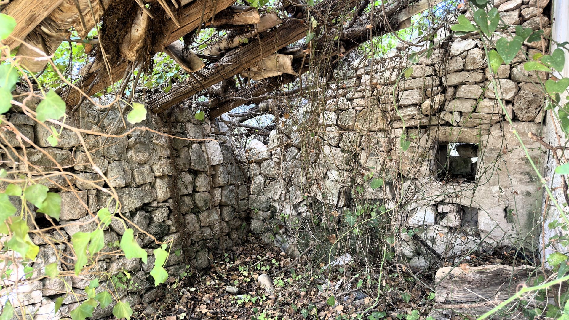 antica villa con giardino in vendita zona mare isola siracusa sicilia