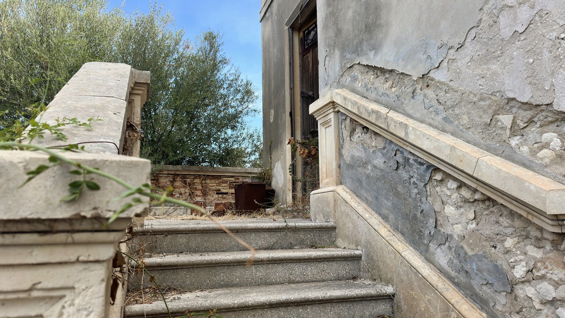 antica villa con giardino in vendita zona mare isola siracusa sicilia