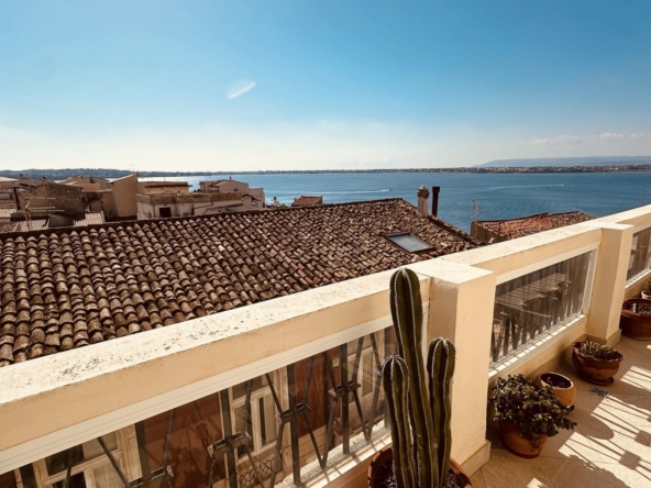 appartamento con terrazzo vista mare vendita ortigia siracusa sicilia