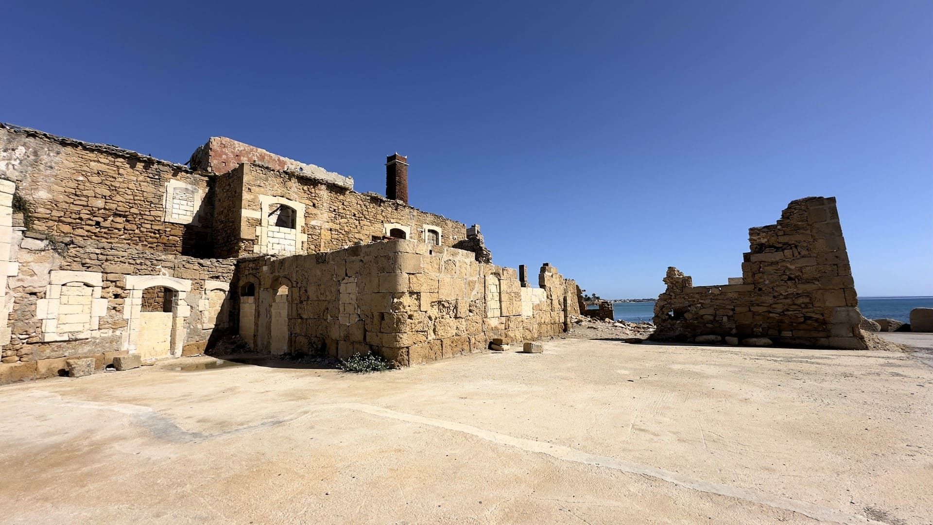 appartamento con giardino vicino al mare vendita avola siracusa